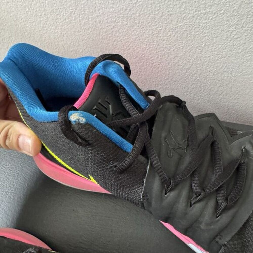 Nike Kyrie‎ 5 Just Do It Black Volt Hyper Pink (AO2918-003) Men's Size 7 W 8.5 - Picture 8 of 13